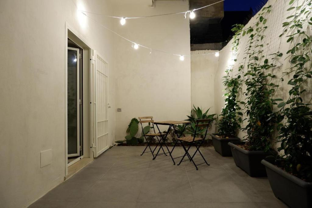 Apartamento Dante'S Patio Bari Exterior foto