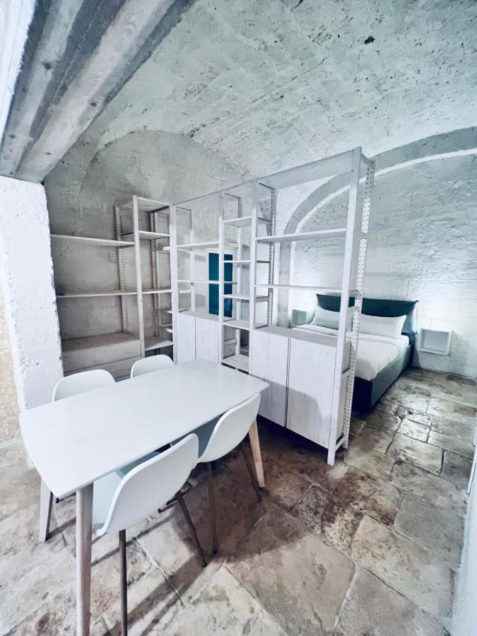 Apartamento Dante'S Patio Bari Exterior foto